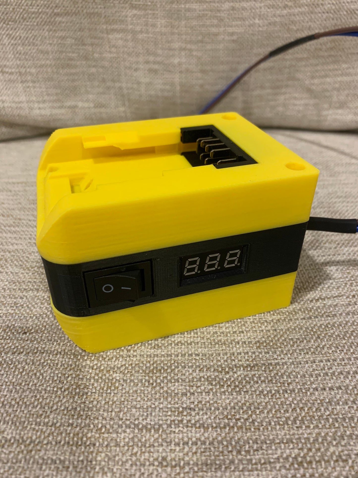 DeWalt Powered Power Supply